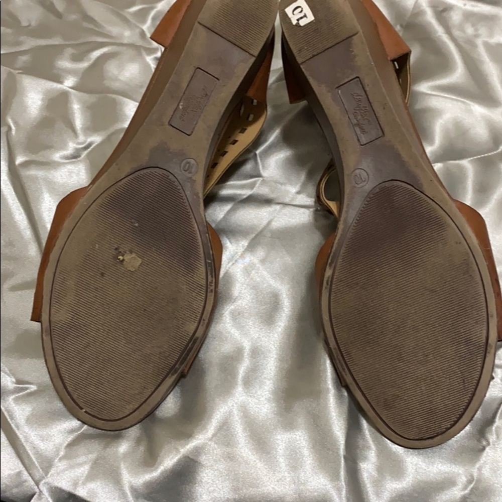 Sandals - Picture 3 of 4